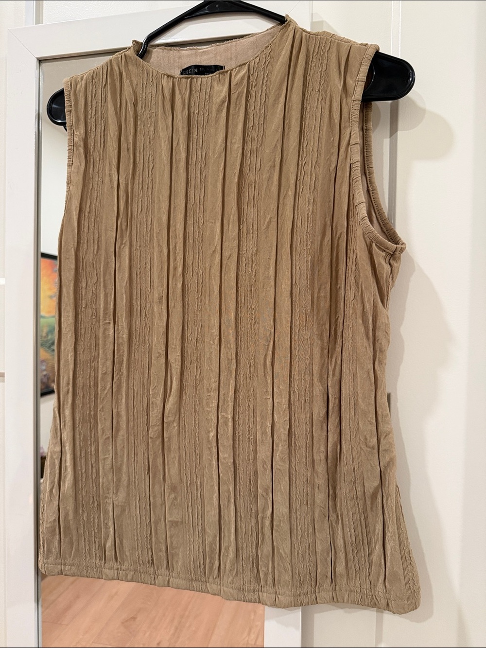 Sleeveless Crinkle Tank Top - Tan Size Large